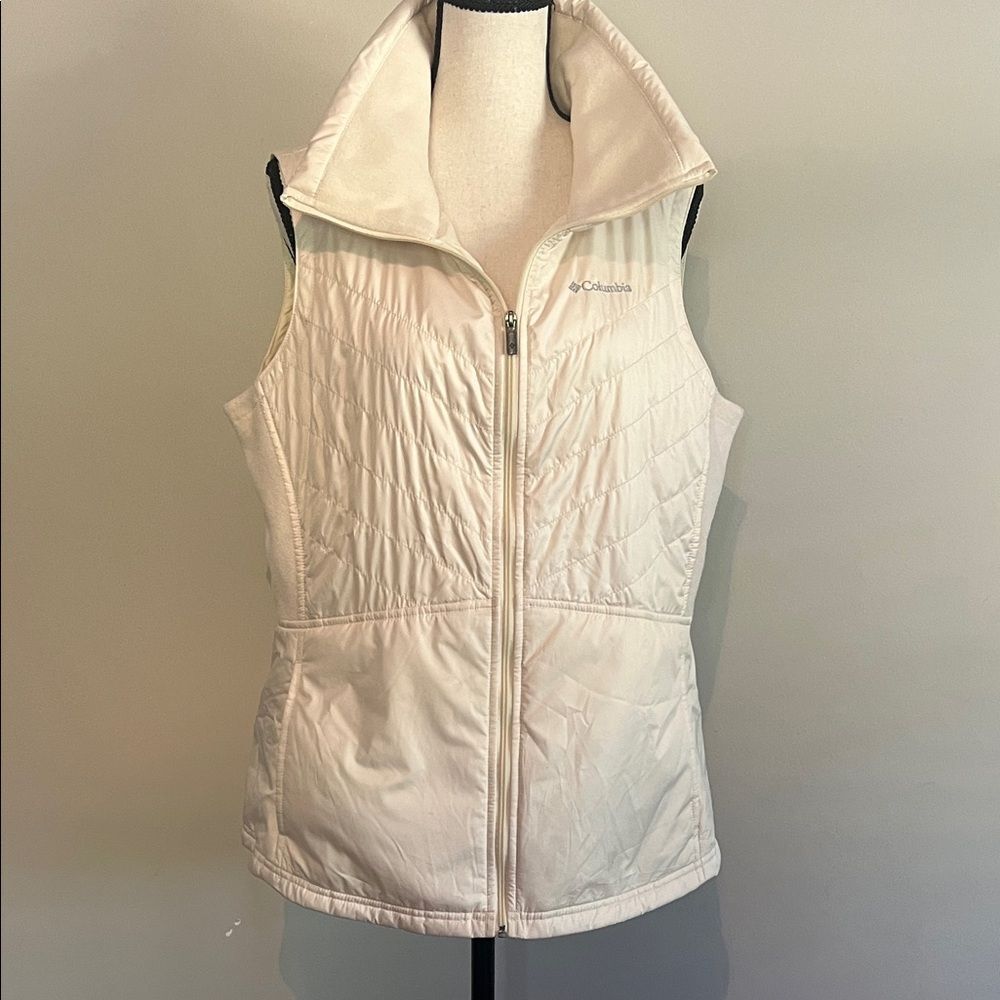 Columbia Women's Ivory Quilted Insulated Vest Large